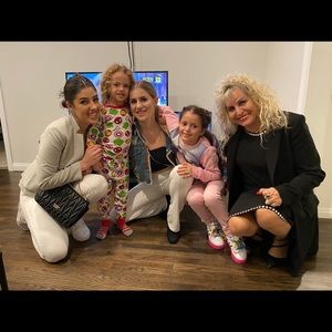 Meet your Posher, Danielle